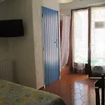 Restaurant Les 3 Chenes 2* Fréjus