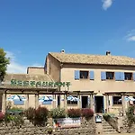 Otel Restaurant Les 3 Chenes 2*