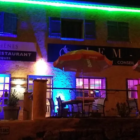 Hotel Restaurant Les 3 Chenes Fréjus