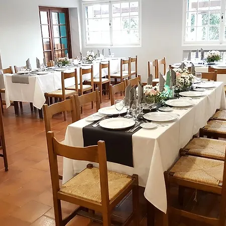 Hotell Restaurant Les 3 Chenes Fréjus