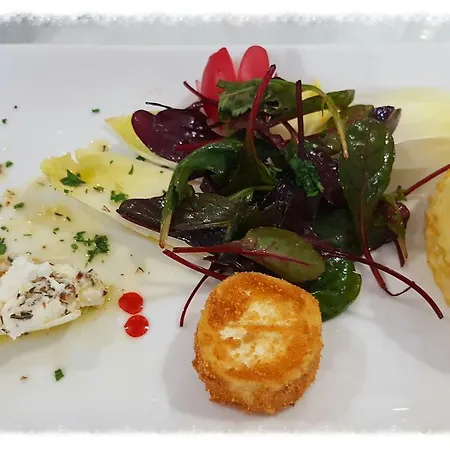 Hotell Restaurant Les 3 Chenes Fréjus