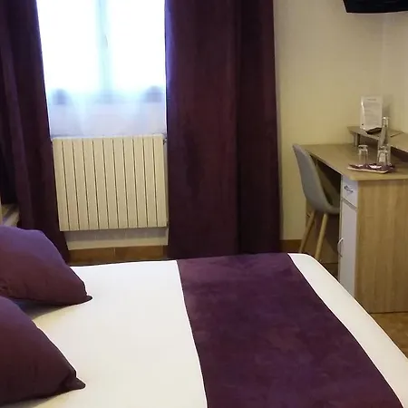 Hotel Restaurant Les 3 Chenes 2*