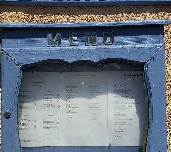 מלון Restaurant Les 3 Chenes Fréjus