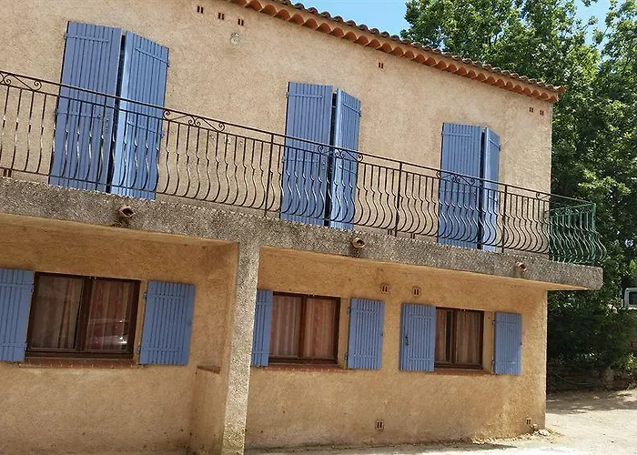 מלון Restaurant Les 3 Chenes Fréjus
