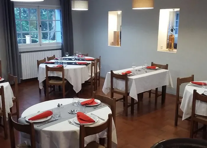 Restaurant Les 3 Chenes 2* Fréjus