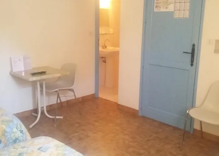 Restaurant Les 3 Chenes 2* Fréjus